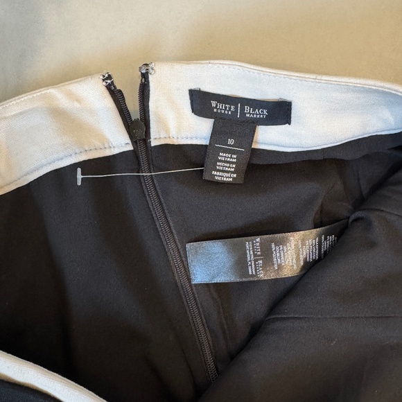 White House Black Market Ponte Colorblock Mini Skirt – Size 10 – NWT 🖤🤍 - Picture 3 of 3